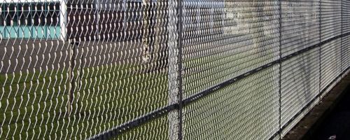 Сетка металлическая для ограждений: как не ошибиться с выбором