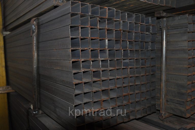 Труба квадратная профильная 40х40х4 мм