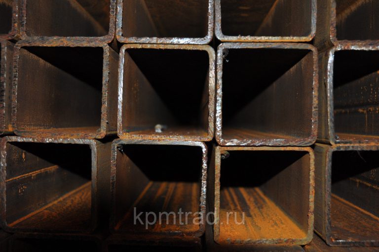 Труба квадратная профильная 250х250х10 мм