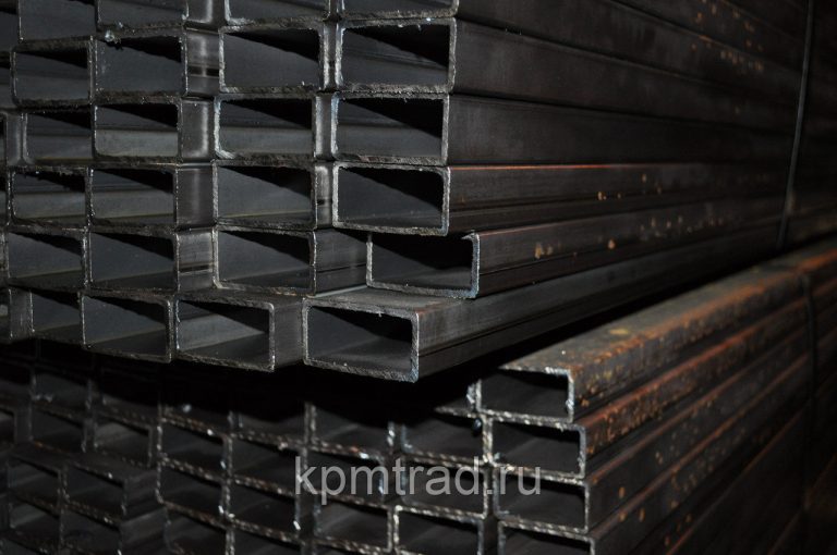 Труба прямоугольная профильная 28х25х2 мм