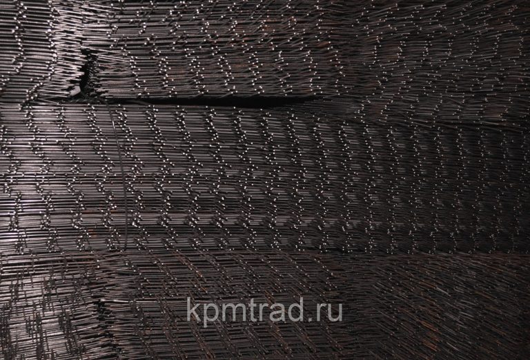 Сетка дорожная 100х100х4 мм в картах