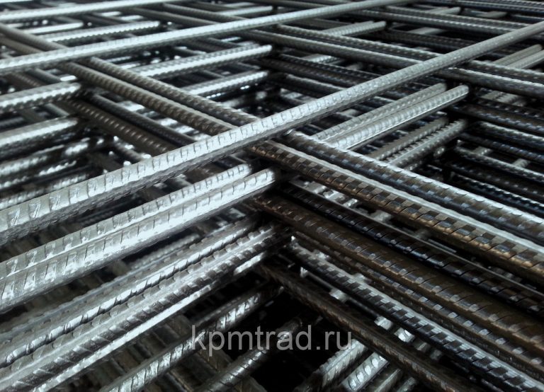 Сетка дорожная 100х100х12 мм в картах