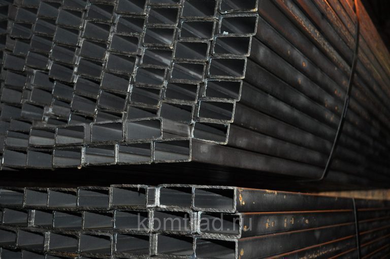 Труба прямоугольная профильная 40х20х1.75 мм