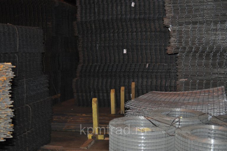 Сетка дорожная 100х100х4 мм в картах