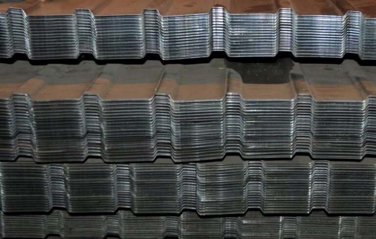 Профнастил профлист оцинкованный С10х1100х0.7 мм для забора и крыши