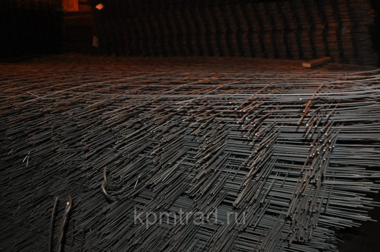 Сетка металлическая ячейка 100х100х6 мм в картах