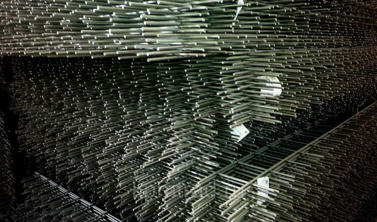 Сетка металлическая ячейка 200х200х6 мм в картах