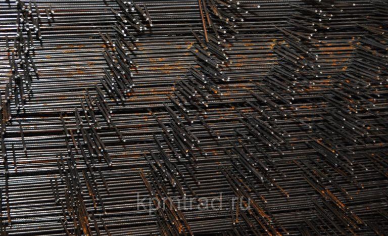 Сетка металлическая ячейка 200х200х8 мм в картах