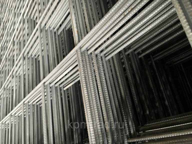 Сетка оцинкованная 100х100х4 мм в картах