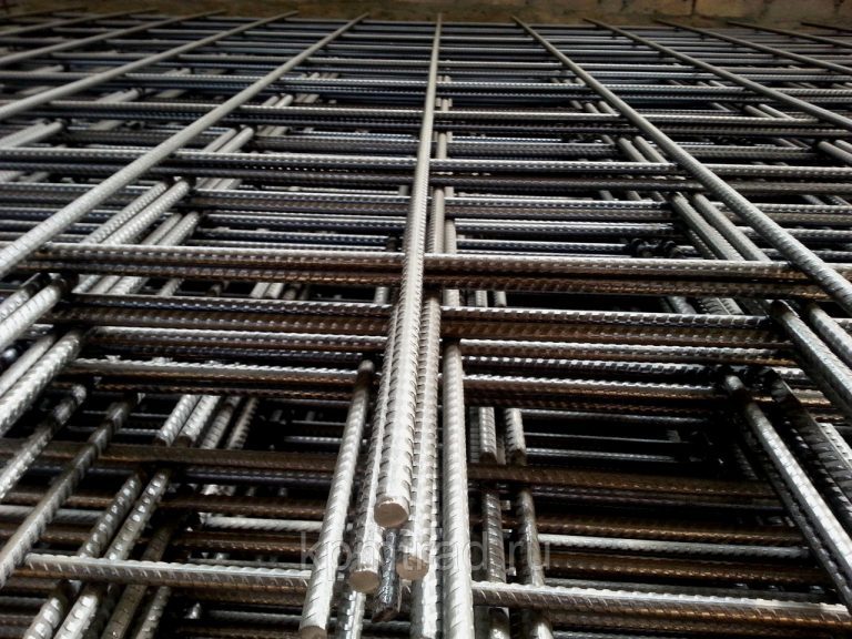 Сетка стальная 200х200х10 мм в картах