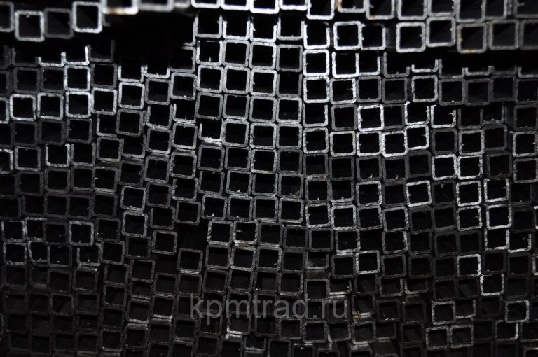 Труба квадратная профильная 25х25х1.35 мм