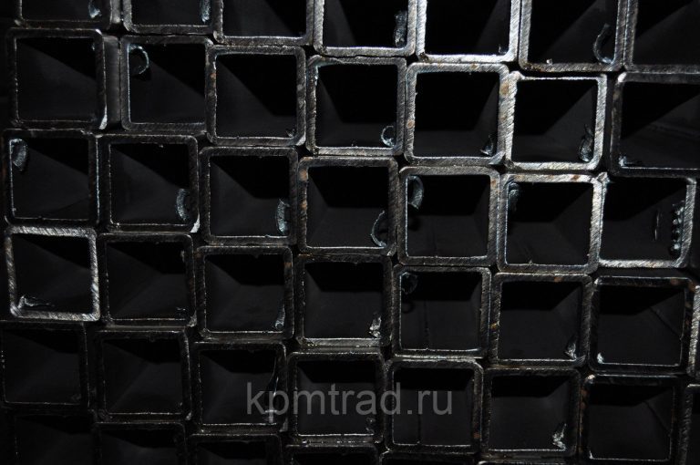 Труба квадратная профильная 40х40х1.5 мм