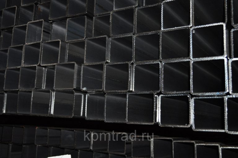 Труба квадратная профильная 40х40х2 мм