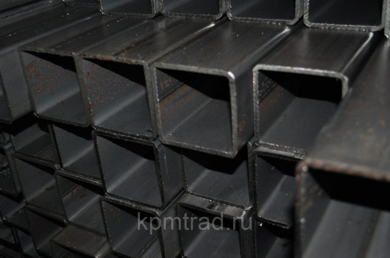 Труба квадратная профильная 40х40х4 мм