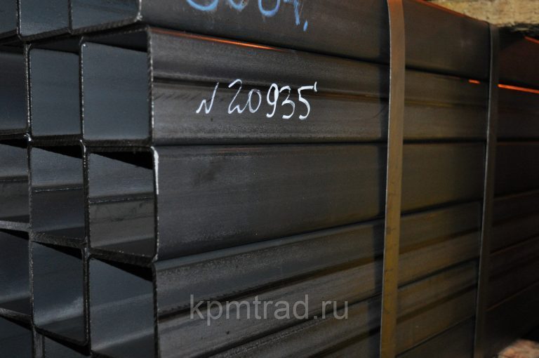 Труба квадратная профильная 50х50х2 мм