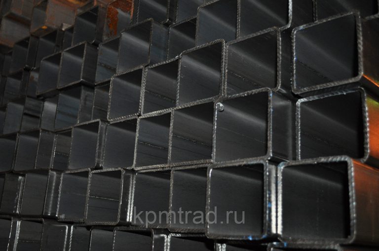 Труба квадратная профильная 50х50х4 мм