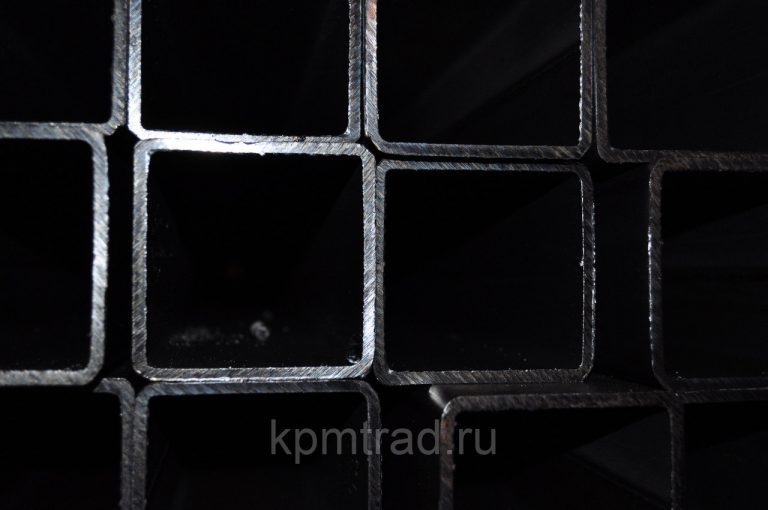 Труба квадратная профильная 70х70х5 мм