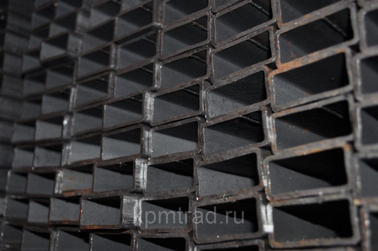 Труба прямоугольная профильная 40х20х4 мм