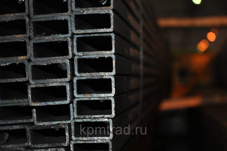 Труба прямоугольная профильная 60х30х3 мм