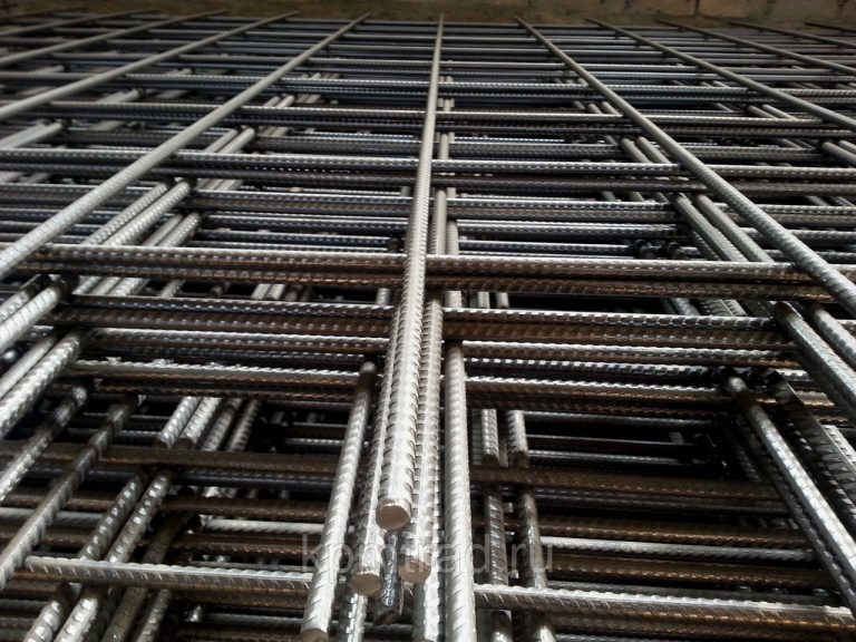 Сетка металлическая ячейка 200х200х10 мм в картах