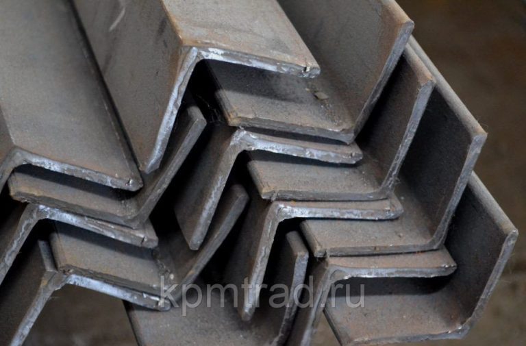 Уголок равнополочный 45х45х5