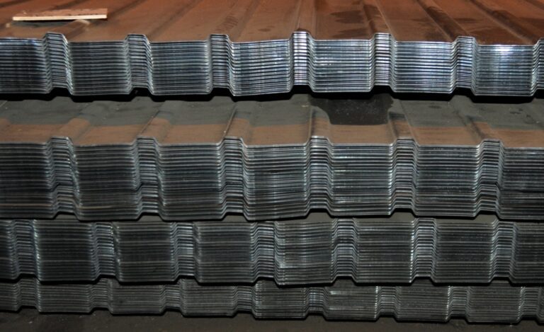 Профнастил профлист оцинкованный С8х1150х0.4 мм для забора и крыши