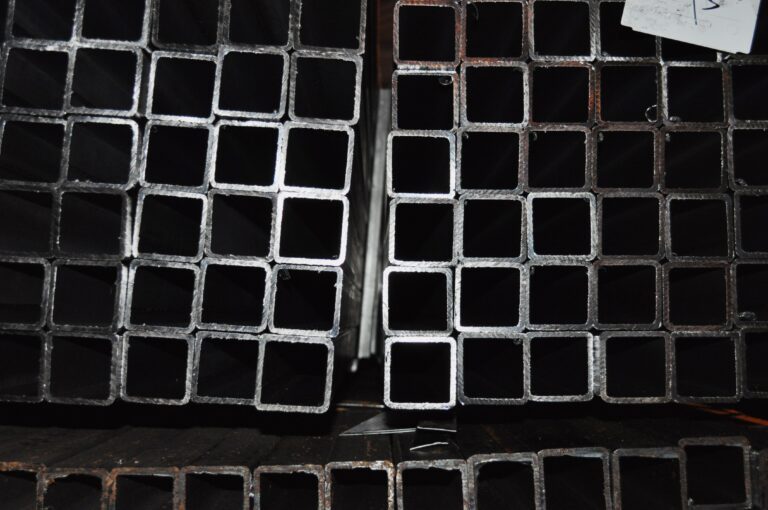 Труба квадратная профильная 15х15х1.2 мм