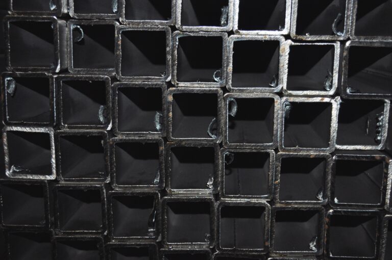 Труба квадратная профильная 25х25х1.8 мм