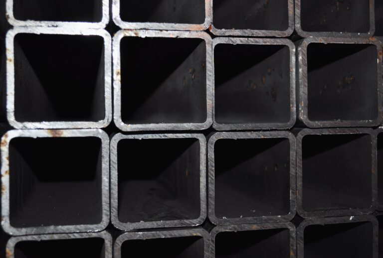 Труба квадратная профильная 80х80х8 мм