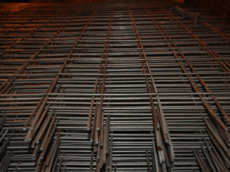 Сетка дорожная 100х100х4 мм в картах