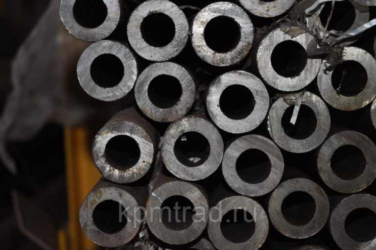 Труба бесшовная 28х4.5 мм Гост 8734-75