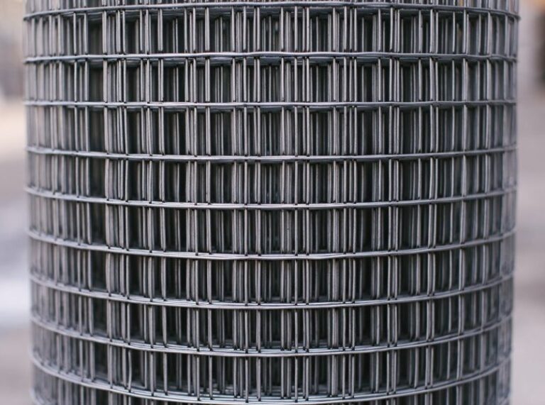 Сетка оцинкованная 10х10х0.6 мм в рулоне