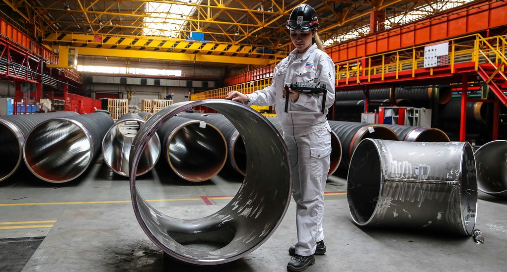 proverka-besshovnoi-trubi-09g2s-na-zavode