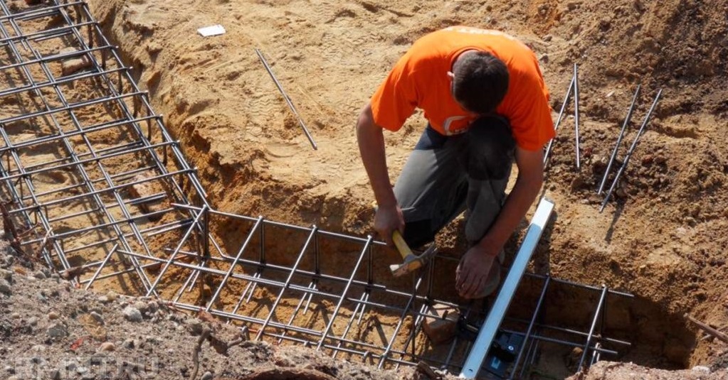 skelet-fundamenta-iz-armaturnoi-setki