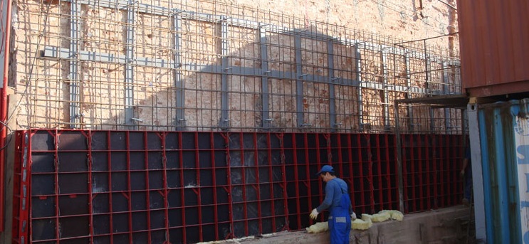 process-ukladki-kladochnoj-setki